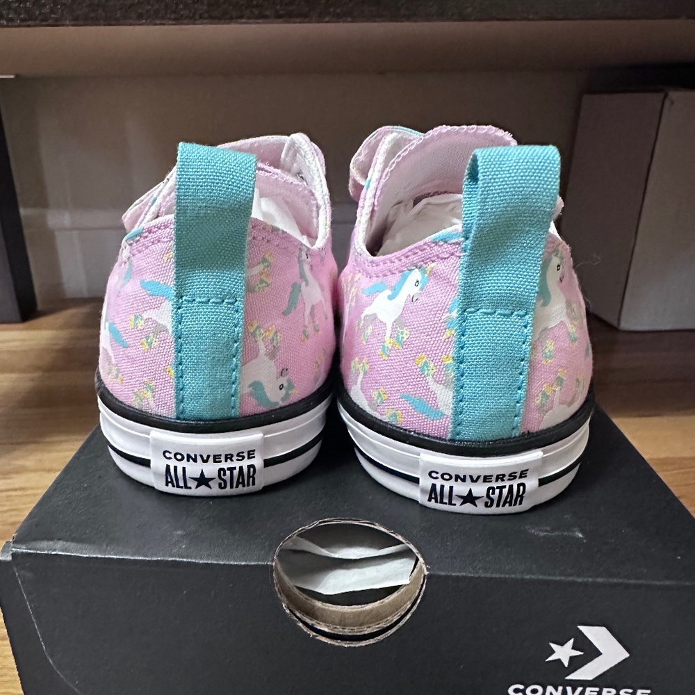 Converse - Picture 3 of 3